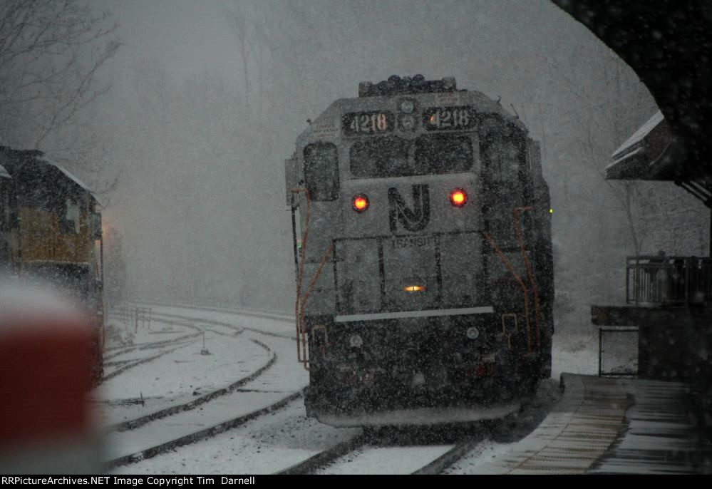 NJT 4218 heads back to Hoboken